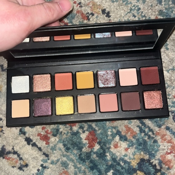 Kylie eyeshadow palette - Picture 3 of 6